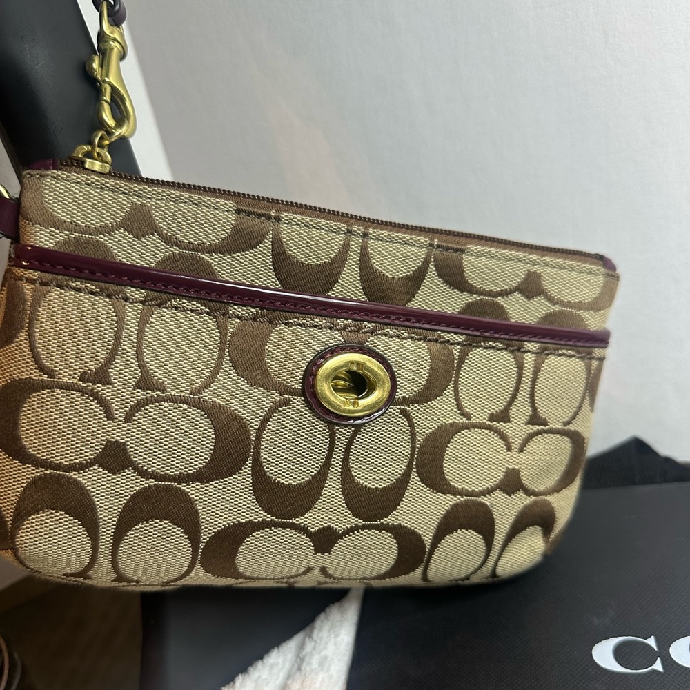 Coach Brown and Cream Signature Clutch/wristlet - Picture 6 of 10